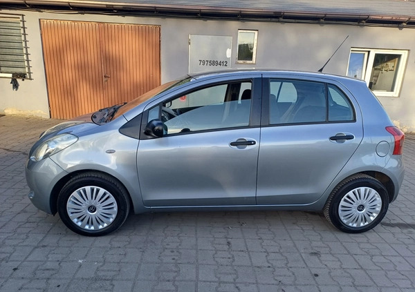 Toyota Yaris cena 15900 przebieg: 111000, rok produkcji 2008 z Ślesin małe 154